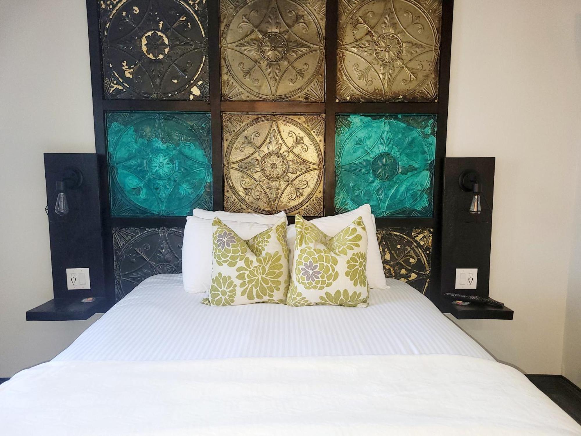 Heart & Hops Brewery Suites Kingsville Экстерьер фото