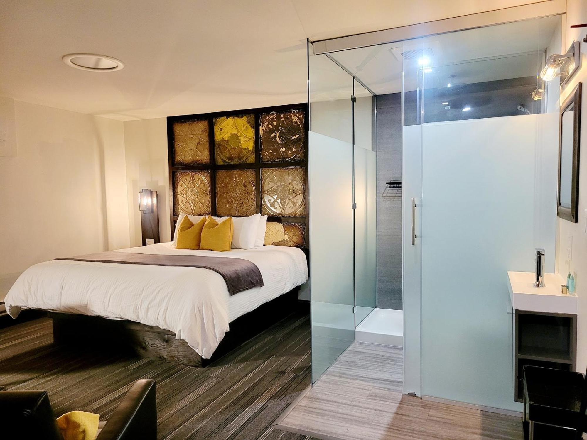 Heart & Hops Brewery Suites Kingsville Экстерьер фото