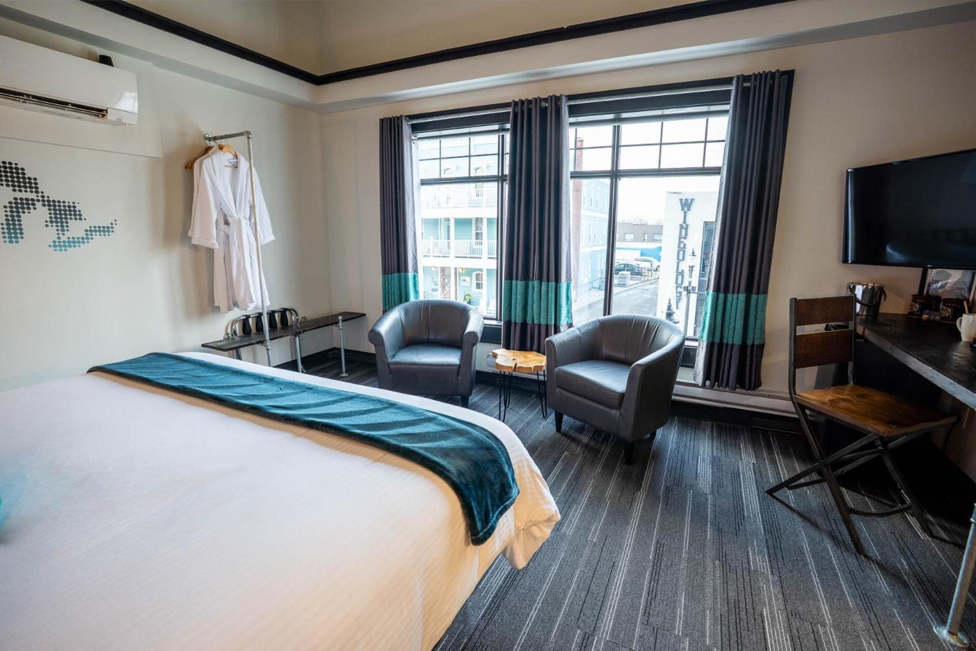 Heart & Hops Brewery Suites Kingsville Экстерьер фото