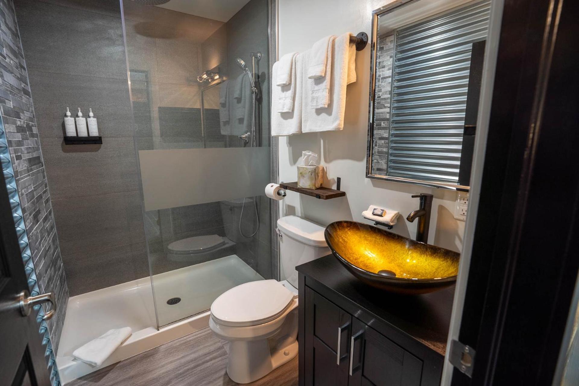 Heart & Hops Brewery Suites Kingsville Экстерьер фото