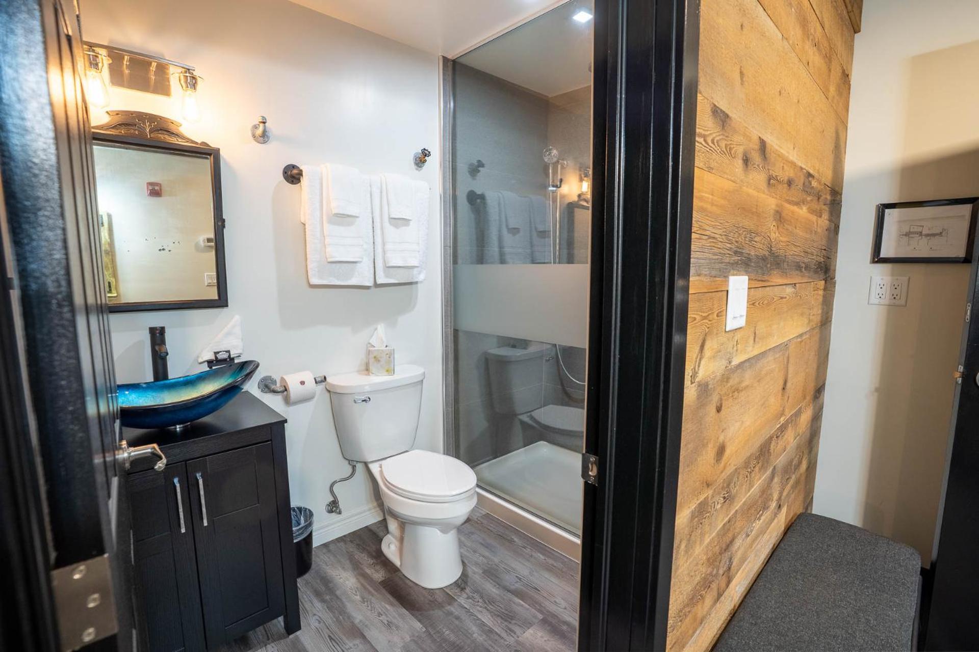 Heart & Hops Brewery Suites Kingsville Экстерьер фото